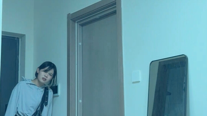 Di apartemen sewaan Guigui, kami pun seperti ini
