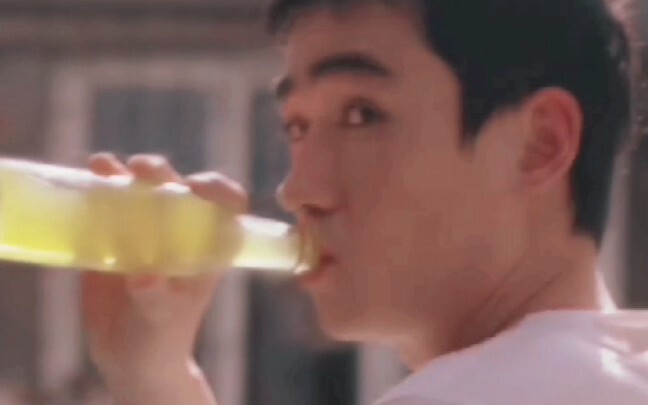 就是这个镜头!惊艳到我去买了这本杂志!就有那种烟火人间的味道