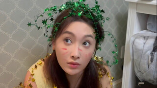 في عيني أمي، لا يوجد شعور بالألم تجاه الحائط، بل كلها إعجاب بفن الفتاة.