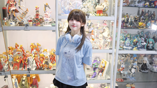 上班严肃庄重！下班嬉皮笑脸！我们“二刺螈”是这样的！跺脚变装！[新世纪福音战士表情包_坐等]这衣服洗了忘记熨了，有点皱……