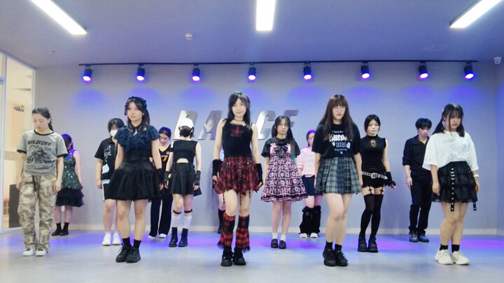 Kelas tari rumahan di Shenzhen seperti ini——