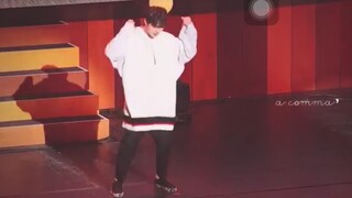 Lee Dong Wook TT menghibur dirinya sendiri sebelum menari