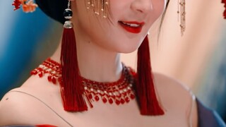 导演！！终于有一个女演员是珠圆玉润的了！