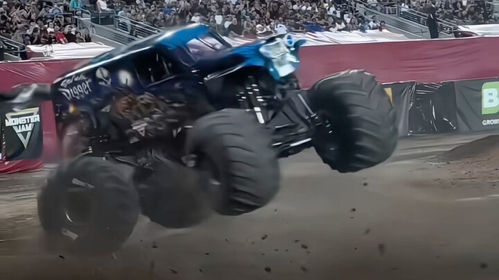 After watching monster truck racing, you’ll finally understand what top-tier suspension really means