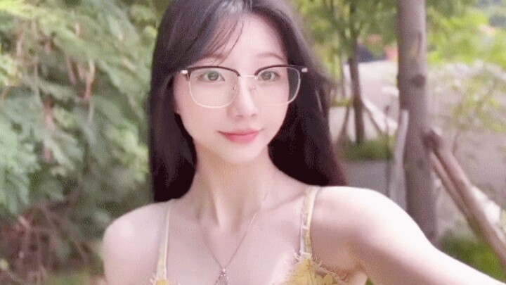 I just love wearing glasses! (What’s Funny Today #659)