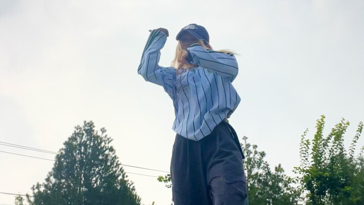 Welcome back, Han Gui! Let's do a cover dance to "Waste No Time"!