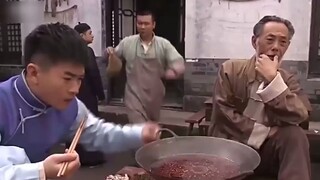 In the early days of the *, people ate hot pot with tripe, and a young man invented 