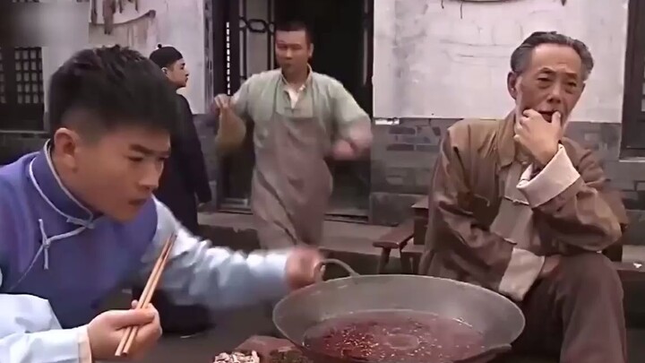 In the early days of the *, people ate hot pot with tripe, and a young man invented 