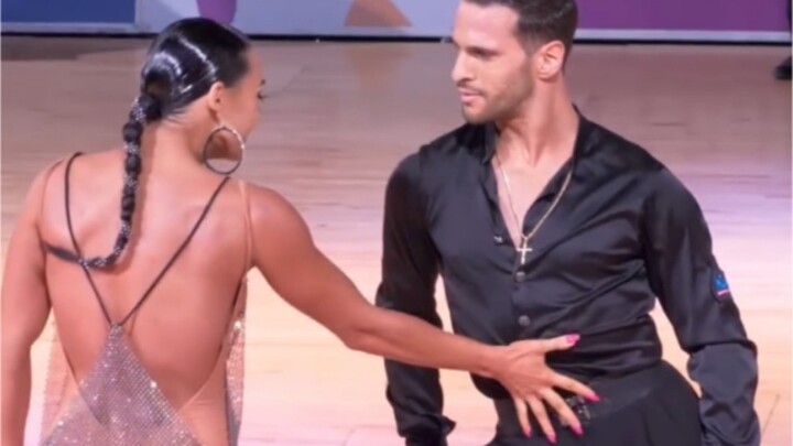 Này, đừng bối rối nhé.