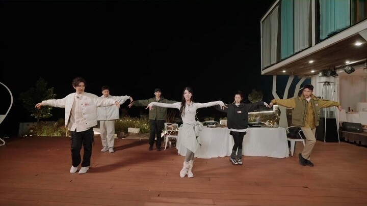 The fun segment of the show—teaching everyone how to dance!