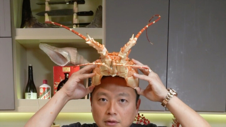 Tôm hùm lớn nhất thế giới – tôm hùm khổng lồ “Chân Long”. Xuất xứ từ châu Phi, cùng chế biến một món