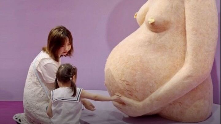 Post-85s stay-at-home mom painstakingly stitches her post-pregnancy breasts and belly, overcoming de