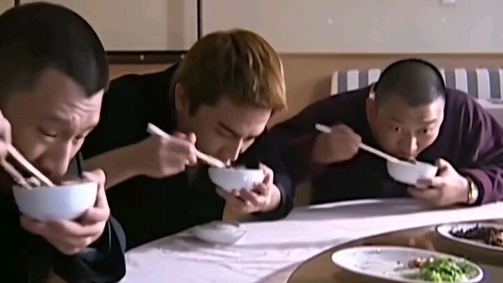 Actually, Huaqiang just went out for drinks and a meal that day.