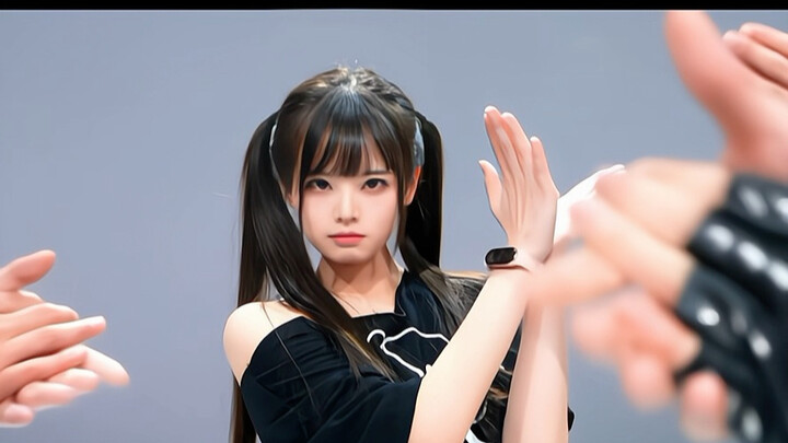 สาวสายไฟไปอยู่วงบอยแบนด์แล้ว? จับมาร่วมงานกันหน่อยไหม?