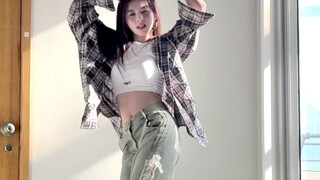 เพลงเดบิวต์ของ MEOVV - MEOW