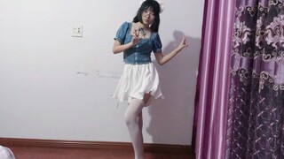 [Saus meow] DEEP BLUE TOWN. Siswa sekolah menengah berlatih tari rumah di rumah selama liburan musim