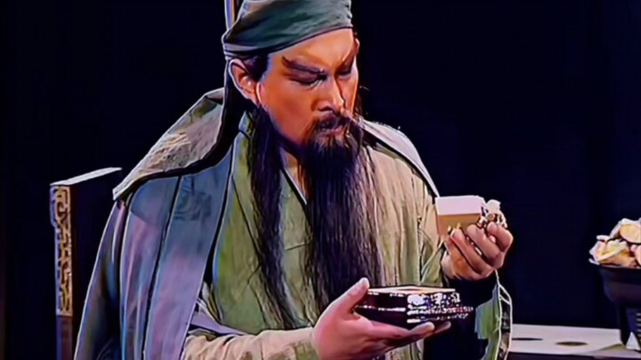 一个小小的“汉寿亭侯”，为什么让关羽视若珍宝，给个王都不换？