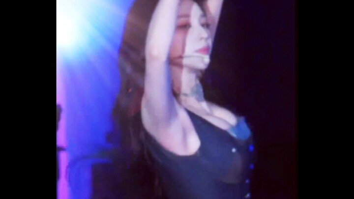 【ลิวจื้อหมิน คารินา】“ คุณก็แค่หลงใหลรูปร่างของเธอก็เท่านั้นแหละ ”