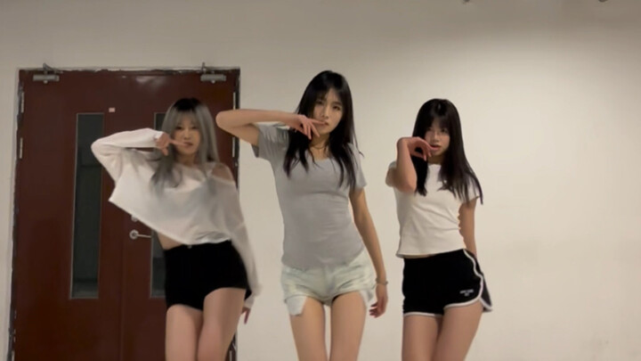 wiggle wiggle dance sports style