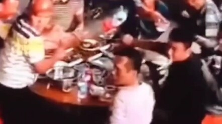 Lebih baik berbagi kebahagiaan daripada menikmatinya sendirian!