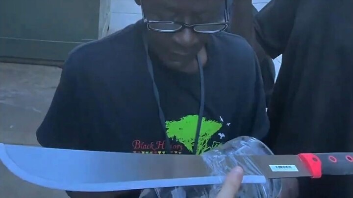 “Bro, biarkan jalanan tetap kacau”