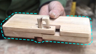 Old carpenter builds a "Lu Ban pencil case". Now his grandchildren won’t ever lose their stationery again.