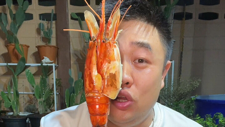 Ẩm thực Thái Lan: Hé lộ bí mật nước sốt chua cay đậm chất Thái, ăn kèm tôm hùm khổng lồ và tôm sú đủ