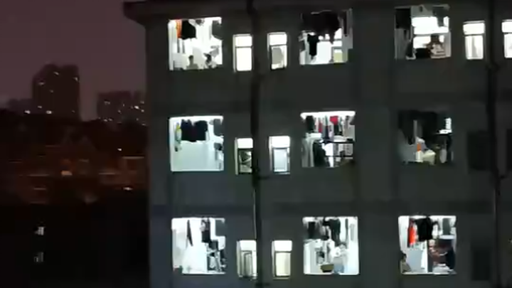 Kalau nggak paham tinggal tanya: ini namanya rapat kelas atas di Gunung Huaguo?