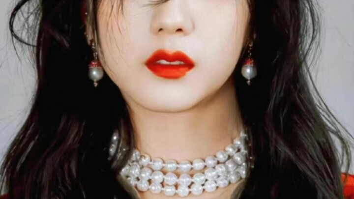 Official faces that win both official and public approval: the flawless, controversy-free official m