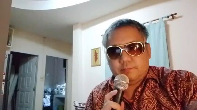 Blue Christmas cloned by Elvis Non (Non Wacharakiat)