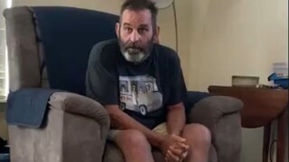 这位患病父亲不记得自己的名字，也不认识女儿，却还记得“爱”的感觉