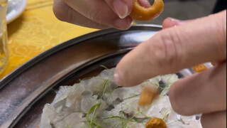Fire sticks with sashimi, a way to eat it that only Shunde people know