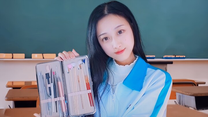Chinese ASMR | The Girl in Front Helps You Clean Your Ears | Story-Based Sleep Aid