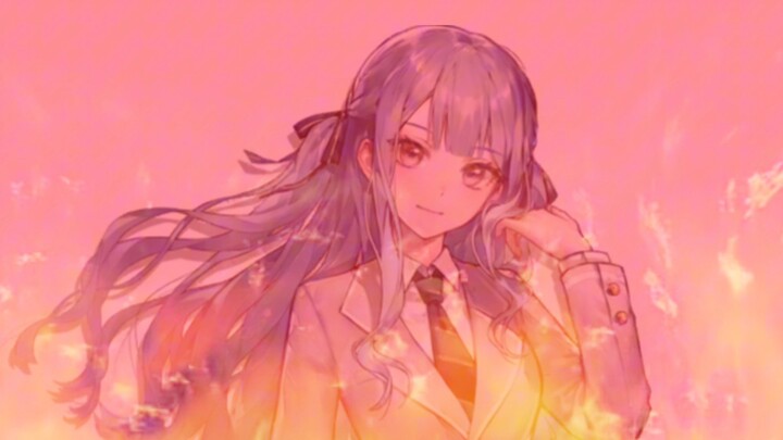 Phong Xuyên Tường Tử đang huấn luyện quân sự với con gà mái Ka.