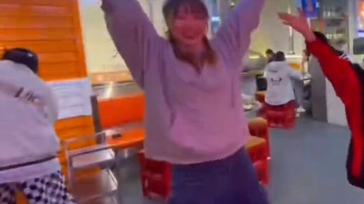 About eating at a BBQ restaurant and suddenly starting to play KPOP…