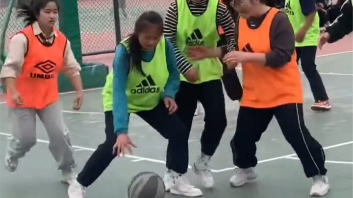 ผู้ตัดสิน: ตราบใดที่พวกคุณไม่ดึงผมกัน นกหวีดของฉันก็เป็นแค่ของประดับเท่านั้น