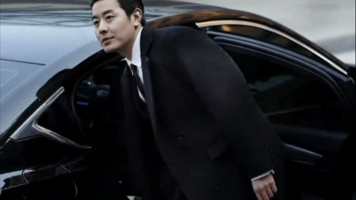 A petite, fair, and slim figure can evoke a man’s sense of security, rather than his protective inst