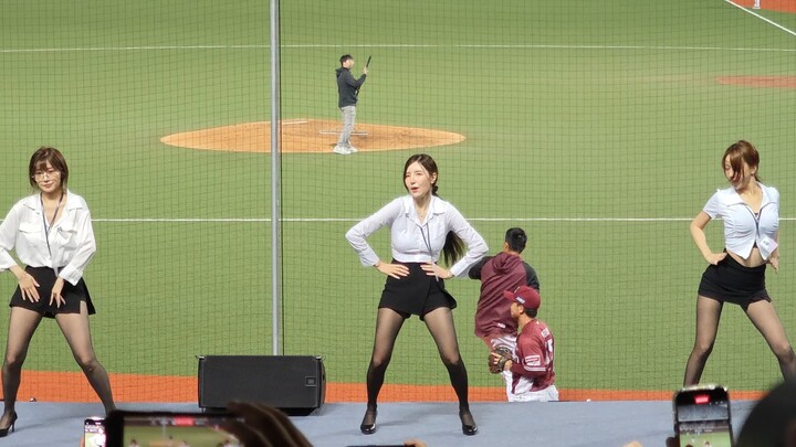 Nothing to do today—watching a performance at the entertainment venue. Fubon’s three ace midfielders