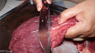 Chủ quán Bún Bò Huế 30K chia sẻ quy trình chế biến đậm đà thơm ngon (Chị Hồng 7