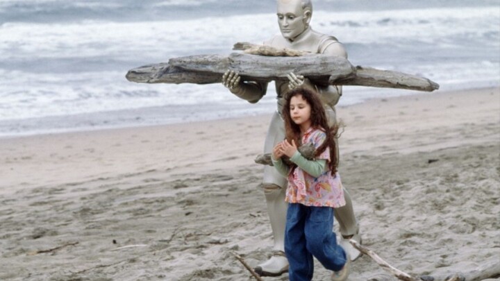 A robot strives for 200 years to become human.