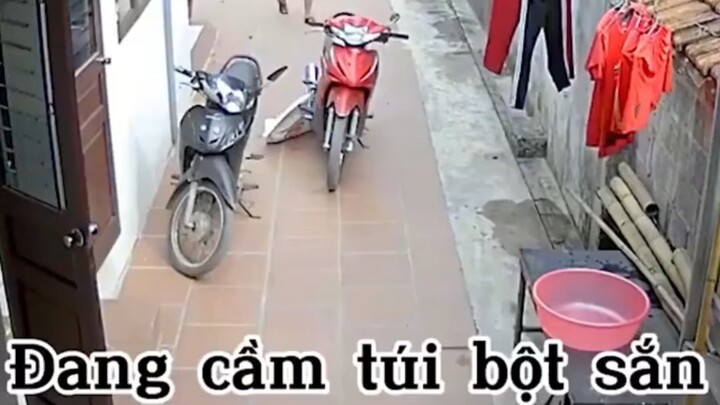 Đã nói các cụ không gánh được rồi 😂😂