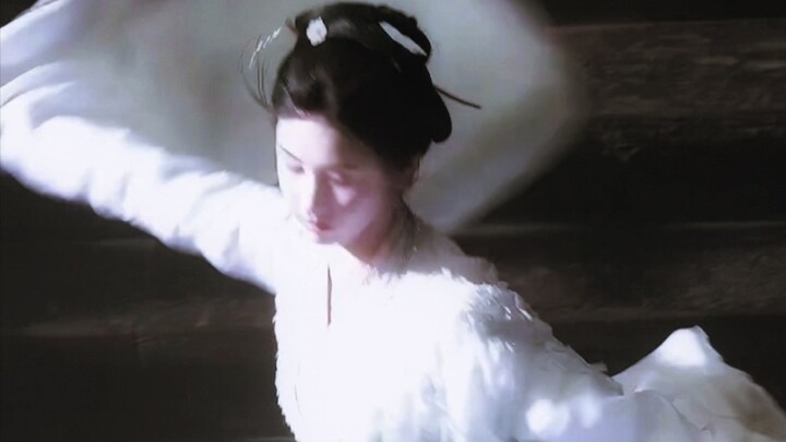 [Chen Duling] Dances in the snow for the Jade Emperor.