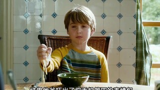 小男孩被变异蚂蚁咬伤后，尿液比硫酸还厉害，甚至还可以腐蚀马桶！