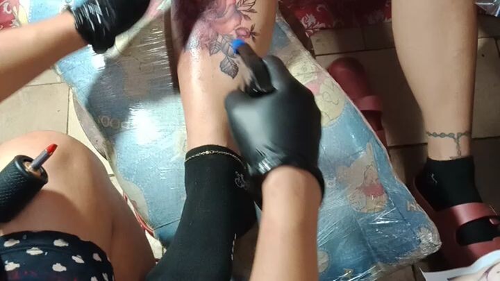 Tattoo session