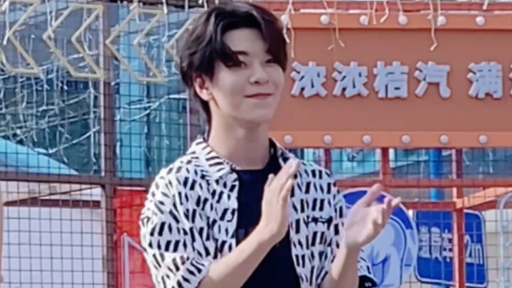 街头偶遇双人舞《危险派对》这样的学弟是我能拥有的吗