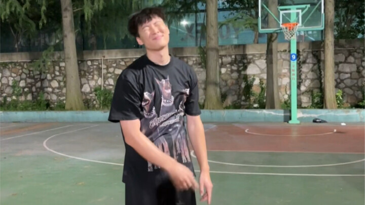 Quay video xong mặt sưng vù, bó tay luôn.