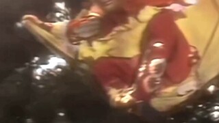 一块披风布还能怎么演？让四大名著告诉你