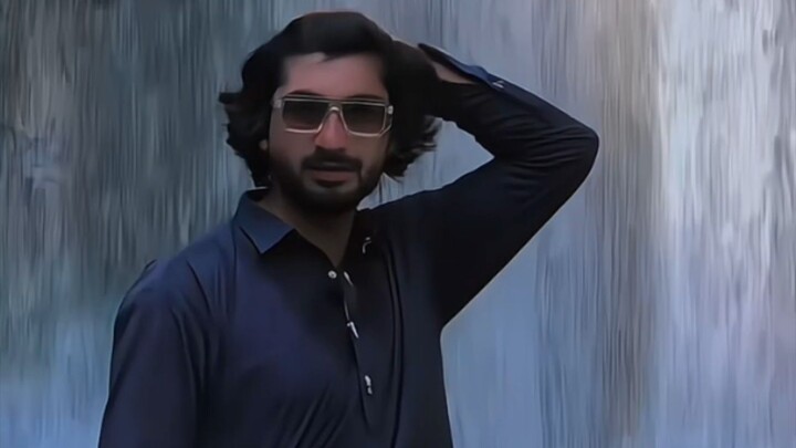 Mujhi bejha tha dunya dekhni ko