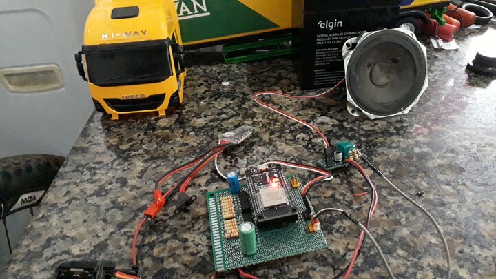 20241207_120508mini iveco com som