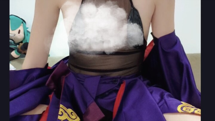 Little Shuten performs a one-legged split for the master (Is it to your satisfaction, censor?).